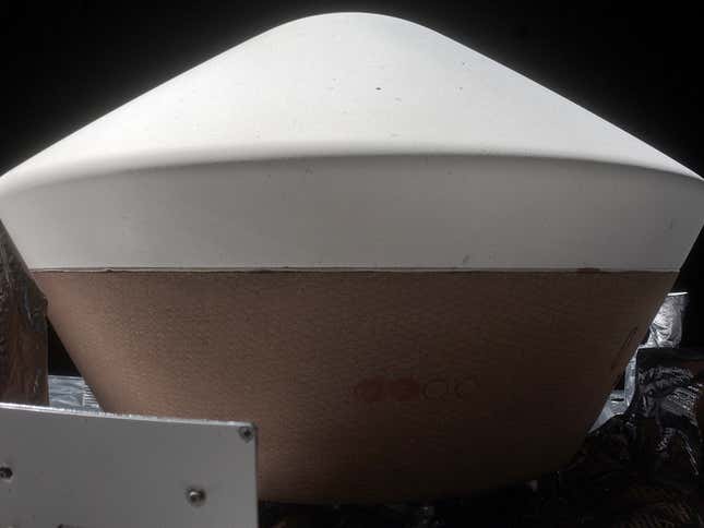 صورة للمقال بعنوان فيديو يظهر مسبار ناسا يرسل كبسولة عينة من الكويكب إلى الأرض